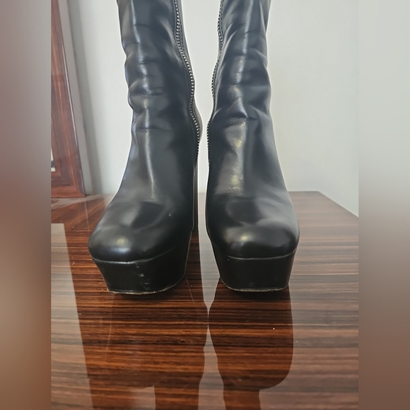 Gucci Black Leather Ankle Boots 38.5 - Picture 9 of 13
